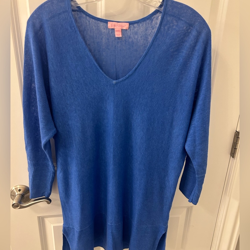Lilly Pulitzer sweater 
Xs/s